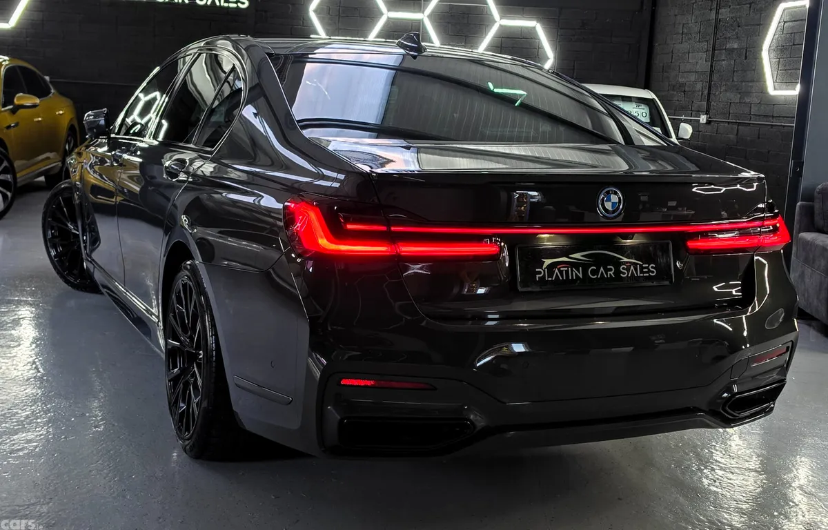 BMW 7-Series Saloon, Petrol Plug-in Hybrid, 2022, Grey