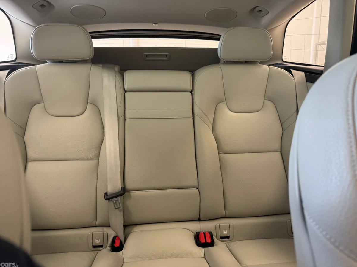 Volvo XC60 SUV, Diesel, 2021, Grey