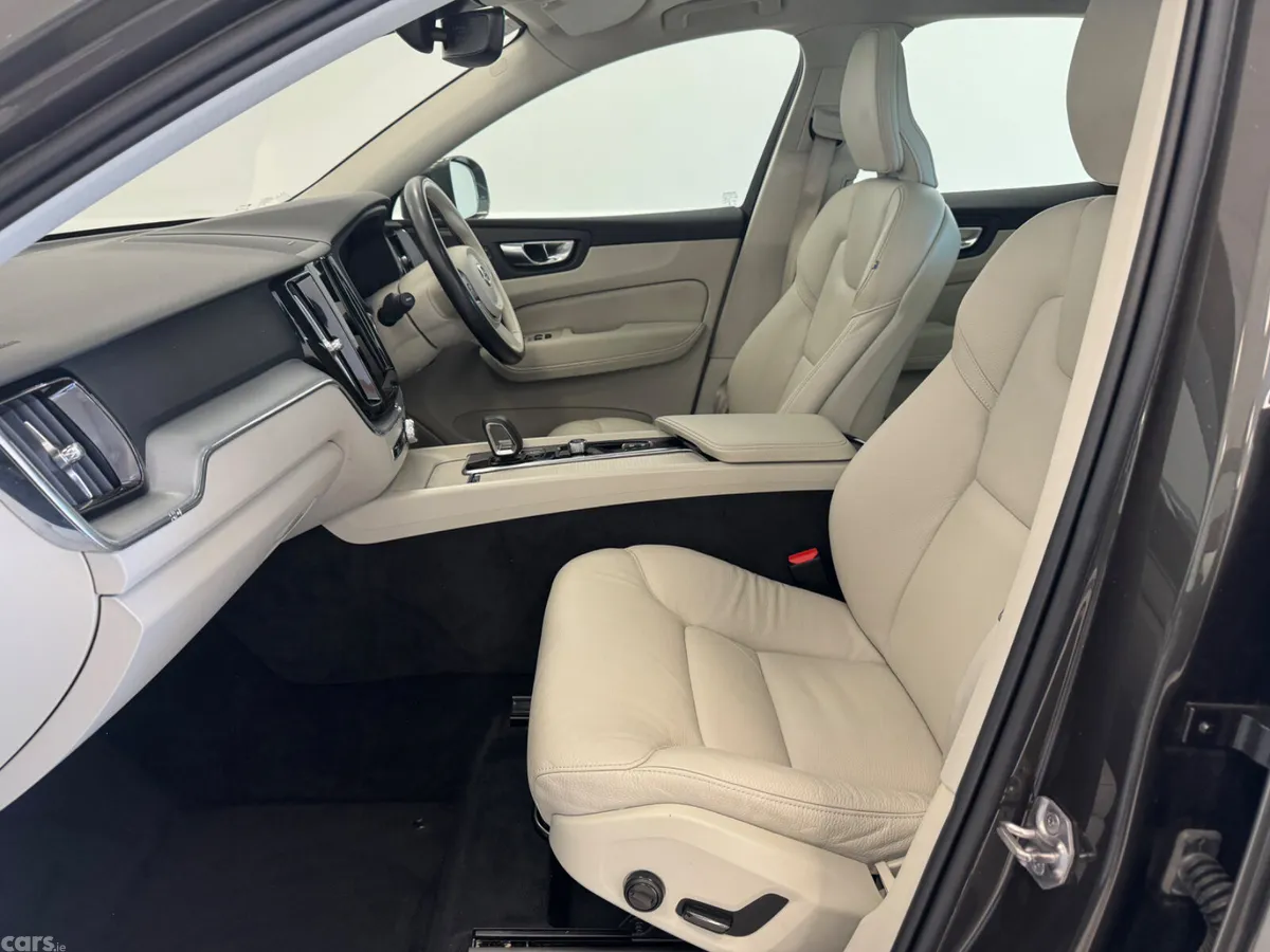 Volvo XC60 SUV, Diesel, 2021, Grey