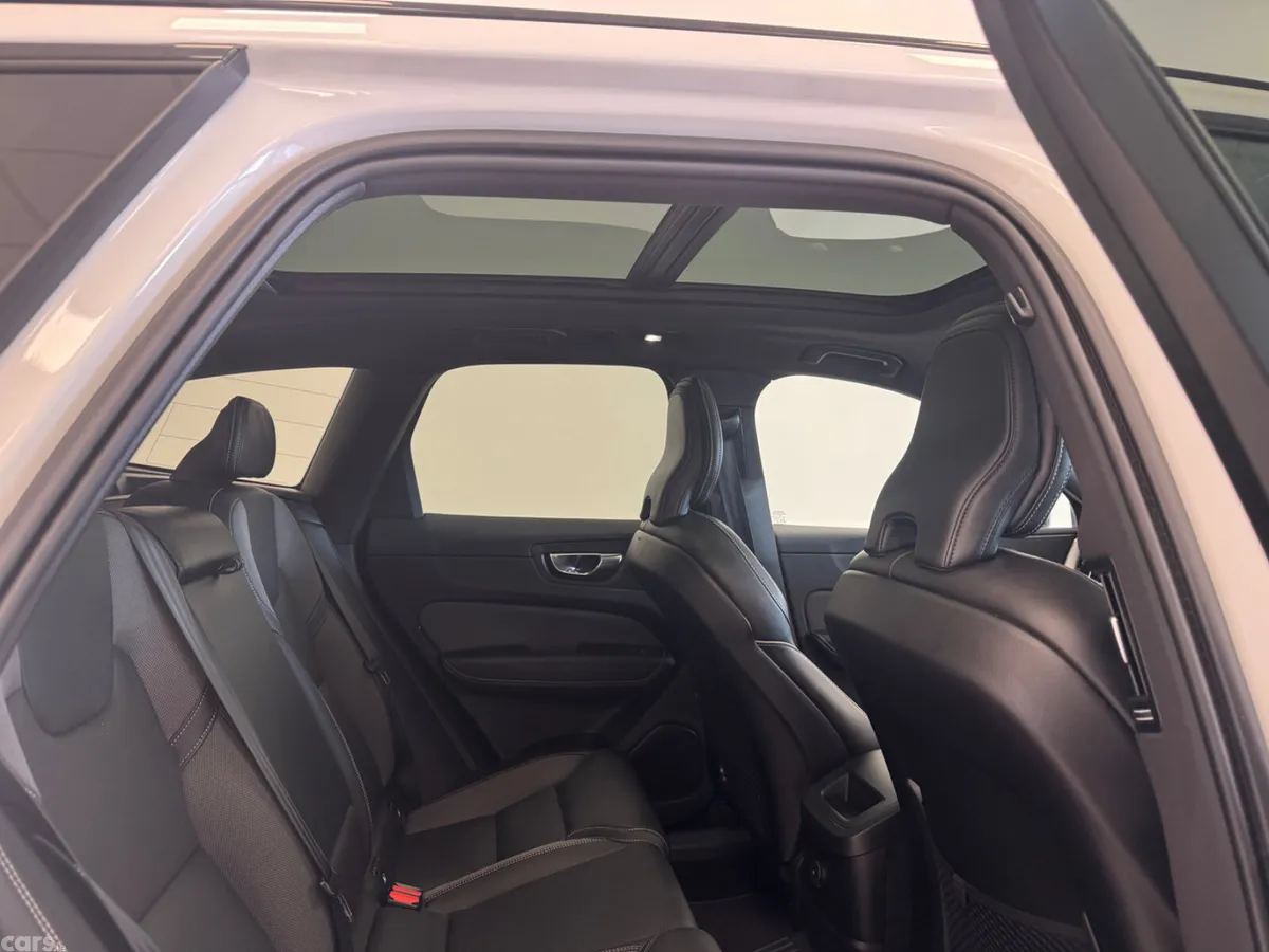 Volvo XC60 SUV, Petrol Plug-in Hybrid, 2022, White