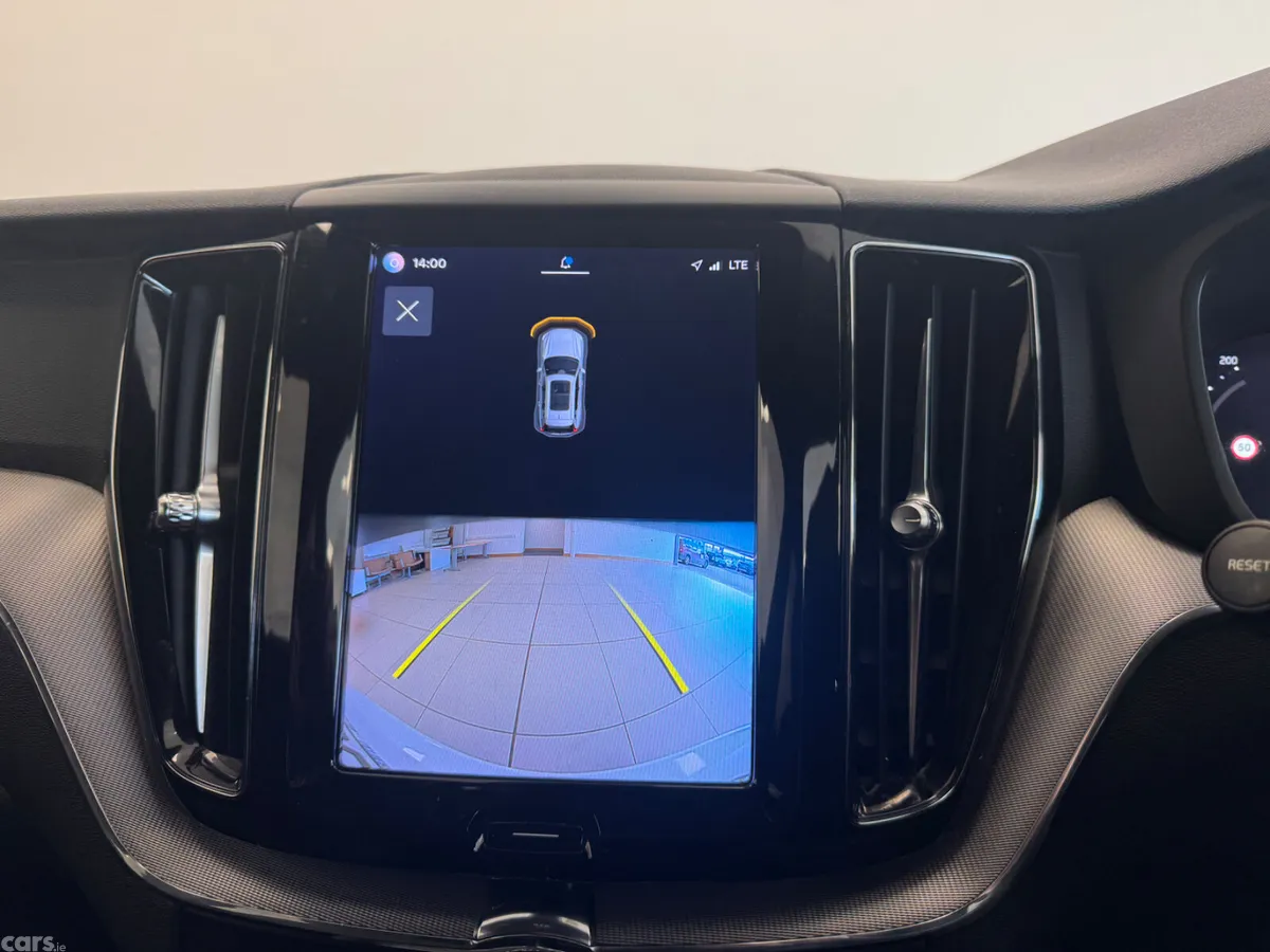 Volvo XC60 SUV, Petrol Plug-in Hybrid, 2022, White