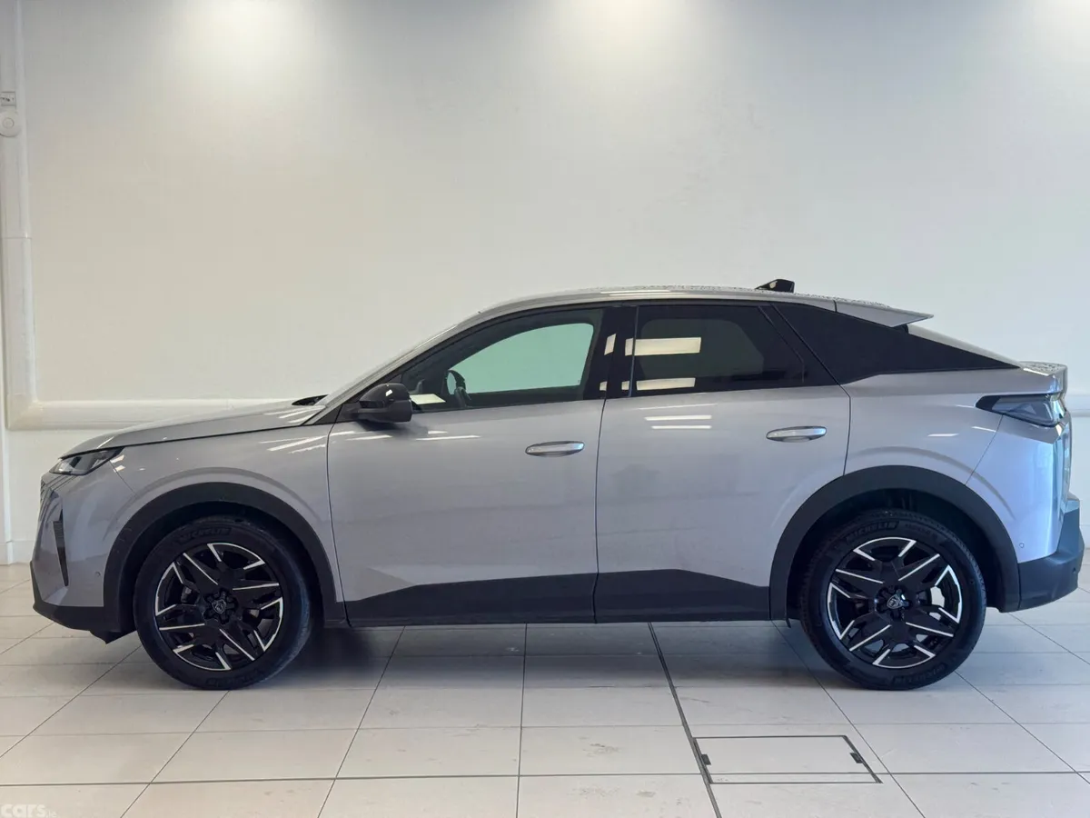Peugeot 3008 MPV, Petrol, 2025, Grey