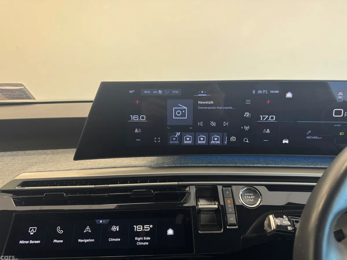 Peugeot 3008 MPV, Petrol, 2025, Grey