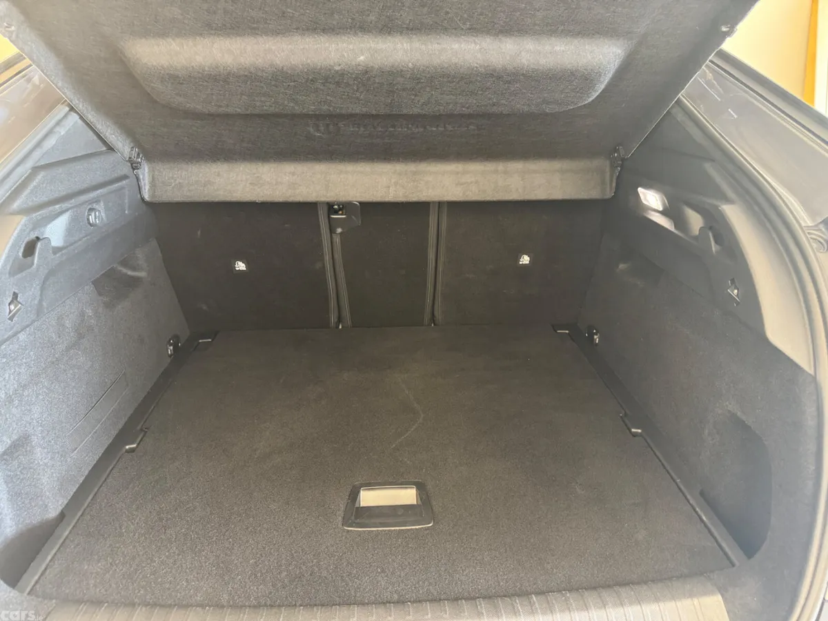 Peugeot 3008 MPV, Petrol, 2025, Grey