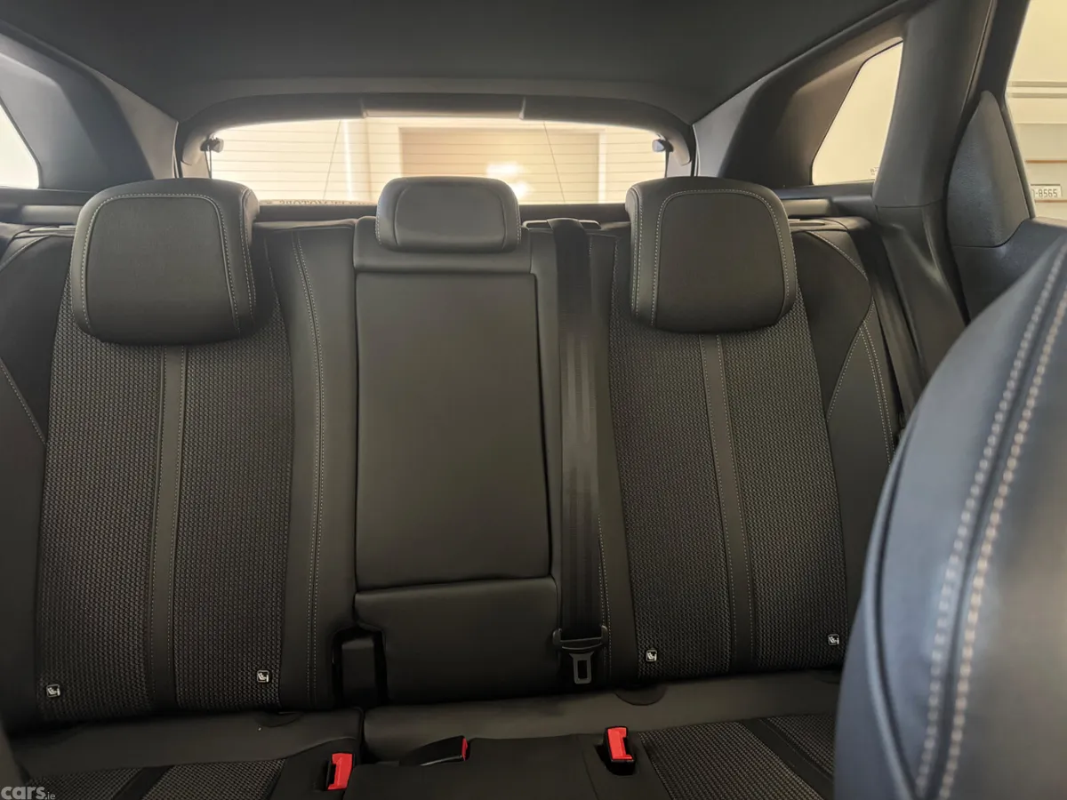 Peugeot 3008 MPV, Diesel, 2024, Blue