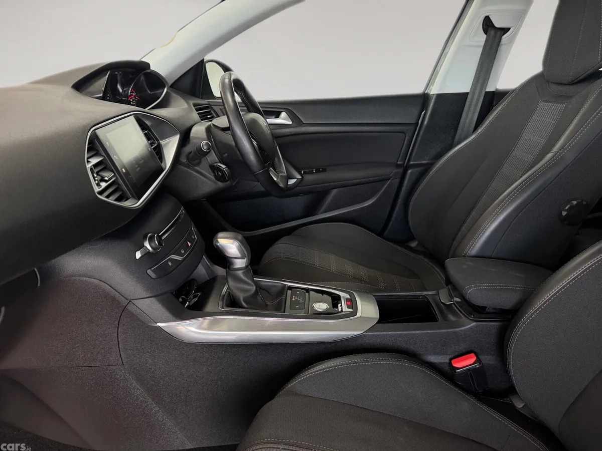 Peugeot 308 Estate, Diesel, 2018, Grey