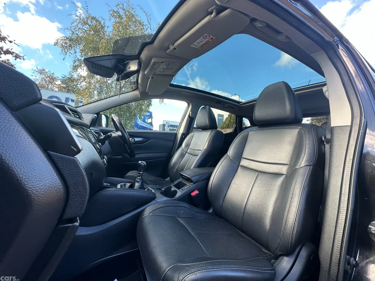 Nissan Qashqai SUV, Diesel, 2017, Black