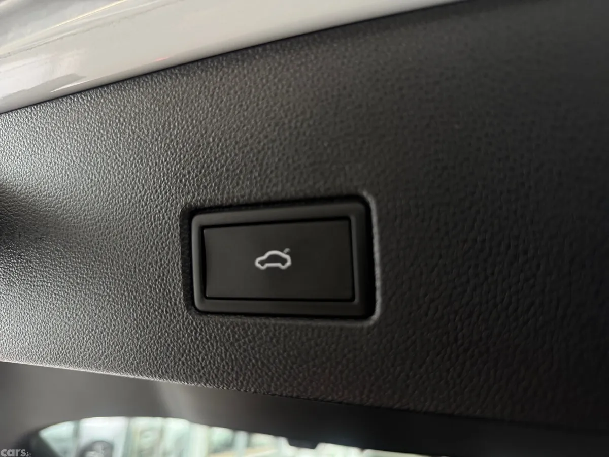 Volkswagen T-Roc SUV, Diesel, 2021, White