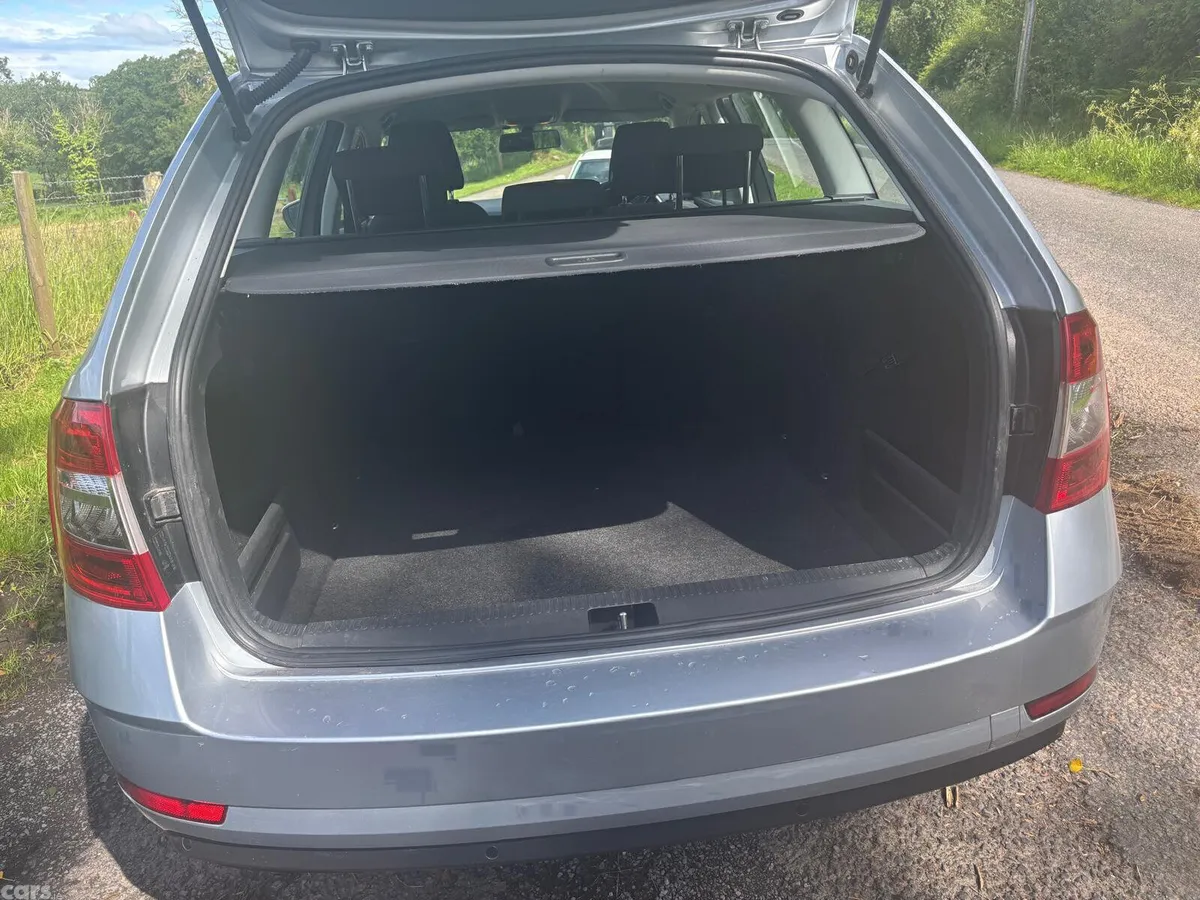 Skoda Octavia Estate, Diesel, 2020, Silver