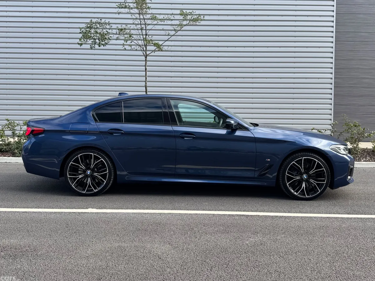 BMW 5-Series Saloon, Petrol Plug-in Hybrid, 2021, Blue