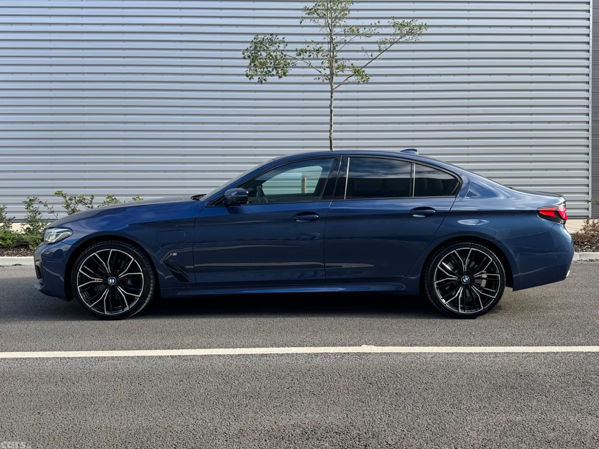BMW 5-Series Saloon, Petrol Plug-in Hybrid, 2021, Blue