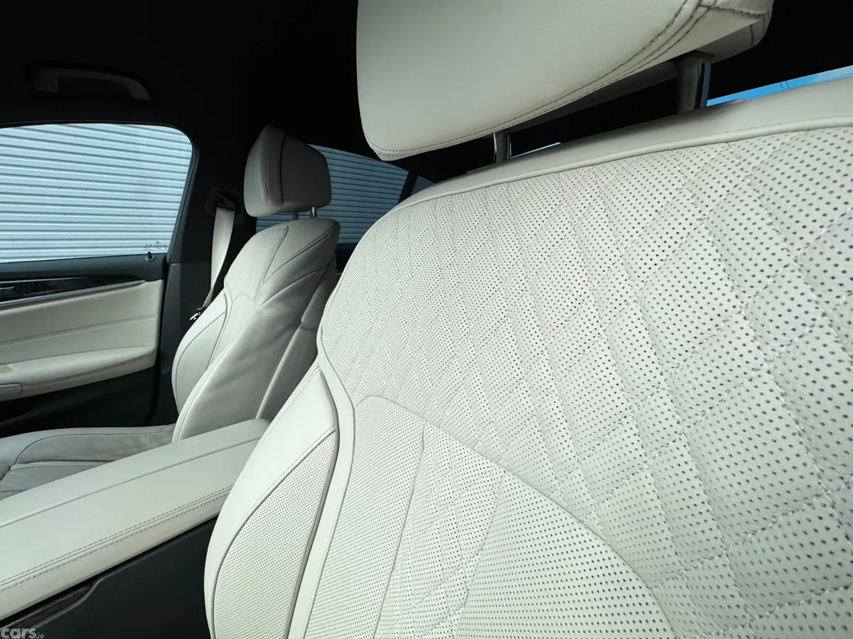 BMW 5-Series Saloon, Petrol Plug-in Hybrid, 2021, Blue