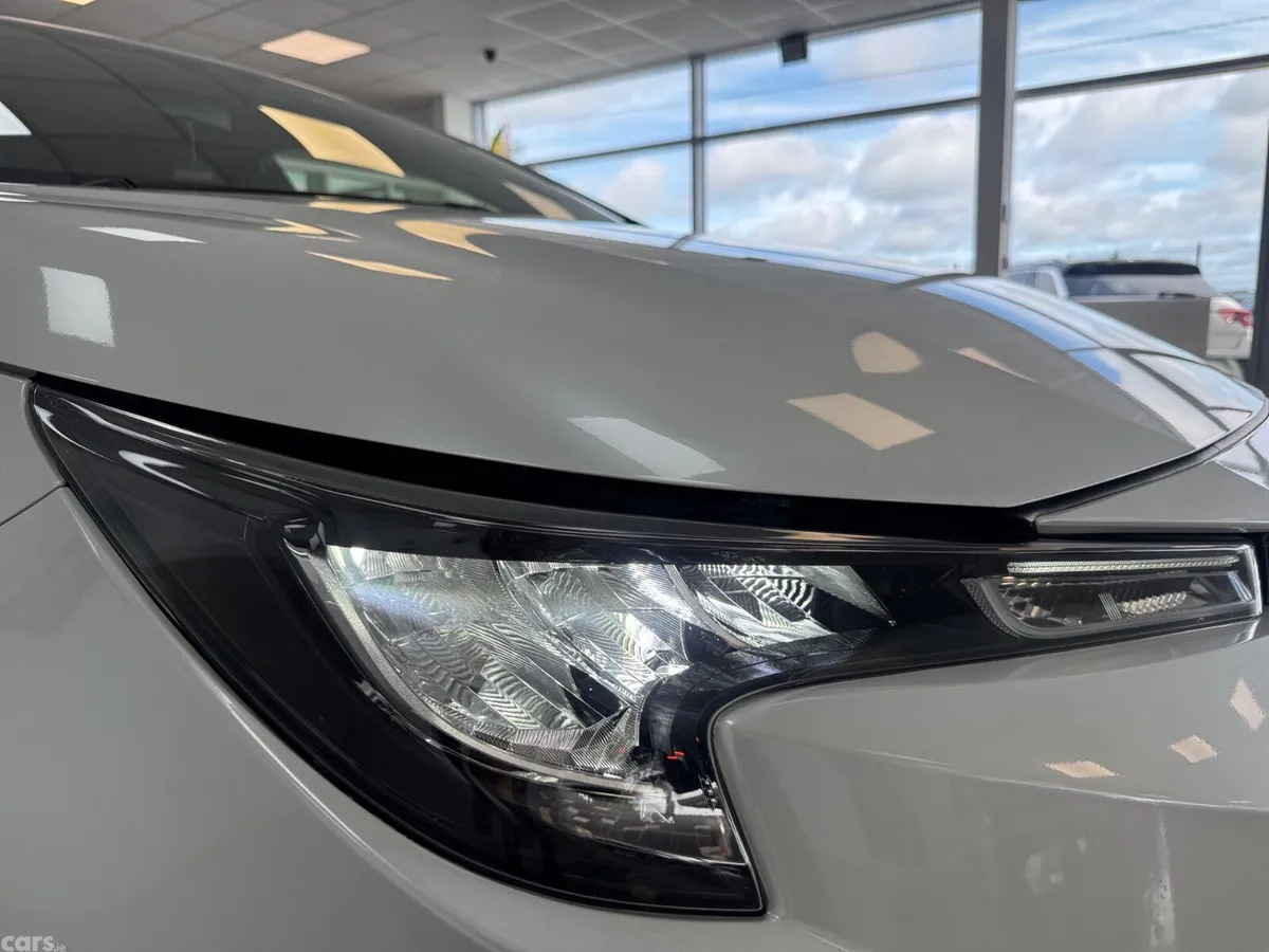 Toyota Corolla Estate, Petrol Hybrid, 2022, White