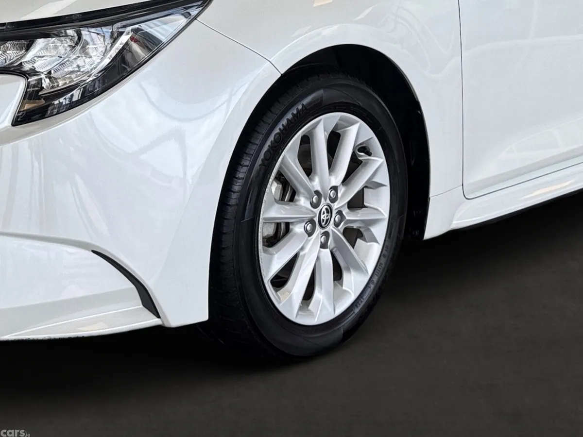 Toyota Corolla Estate, Petrol Hybrid, 2022, White