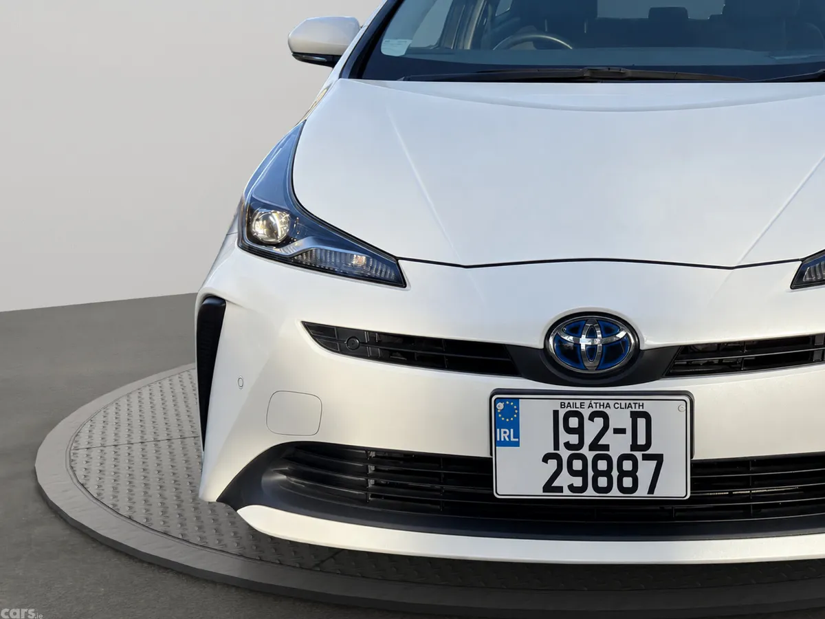 Toyota Prius Hatchback, Petrol Hybrid, 2019, White