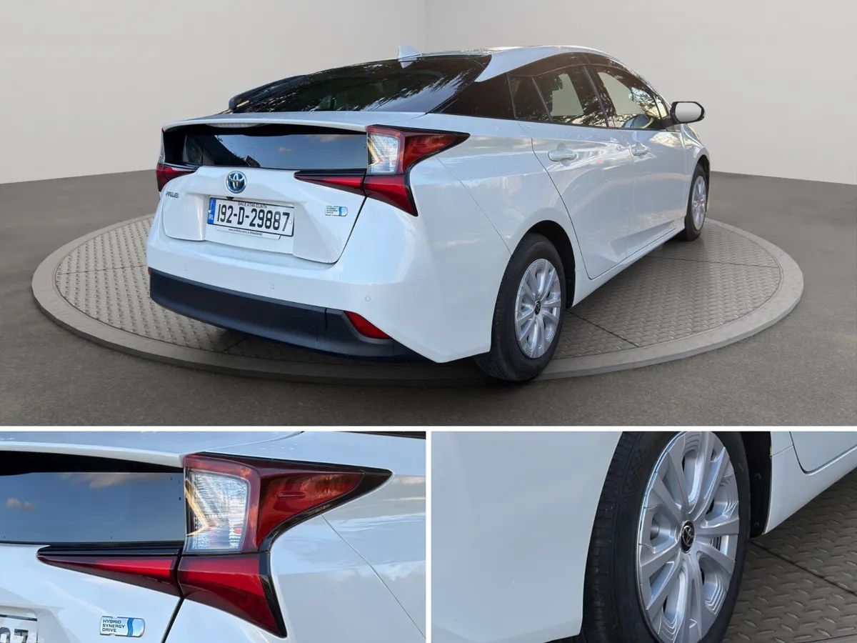 Toyota Prius Hatchback, Petrol Hybrid, 2019, White