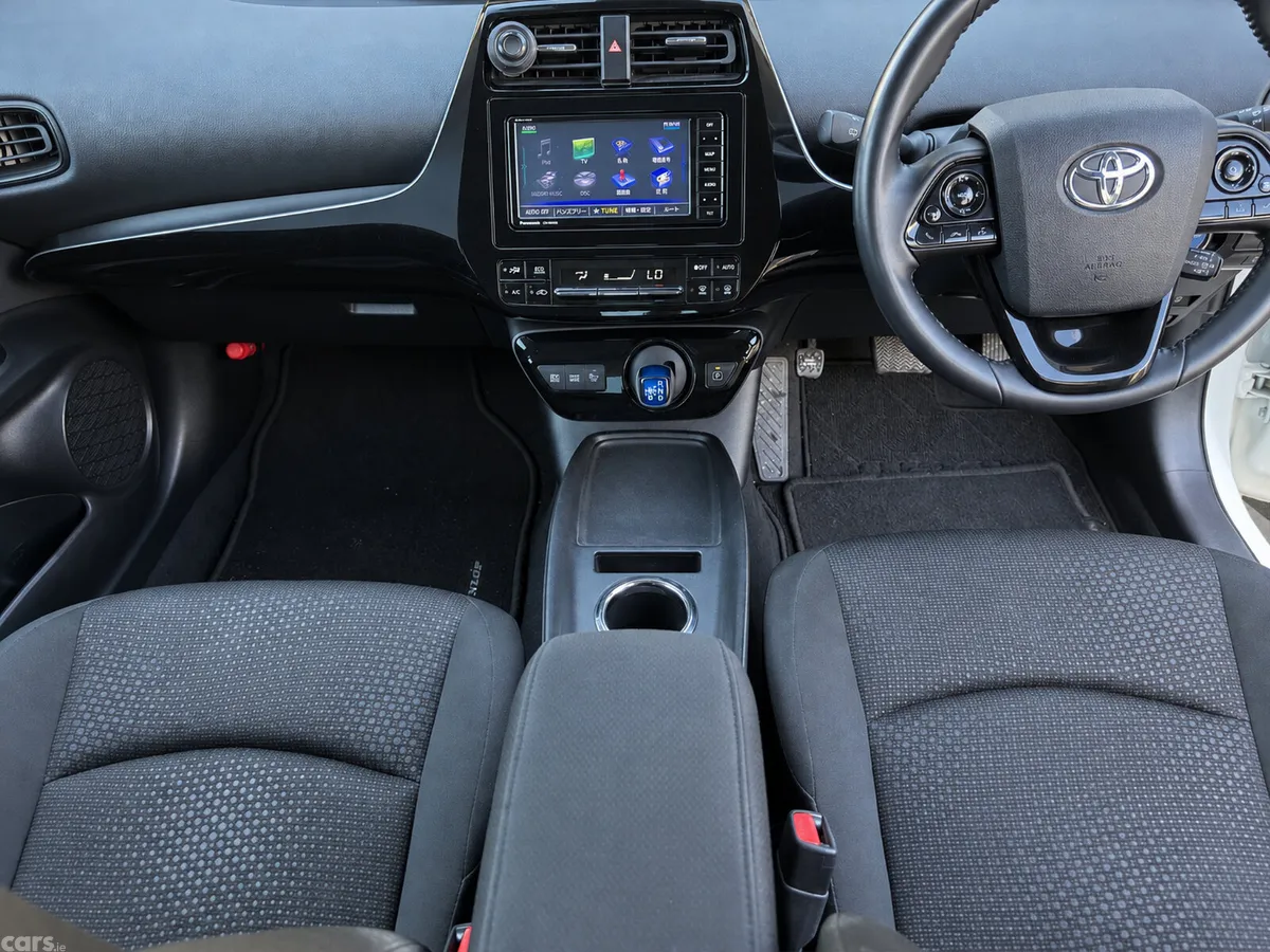 Toyota Prius Hatchback, Petrol Hybrid, 2019, White