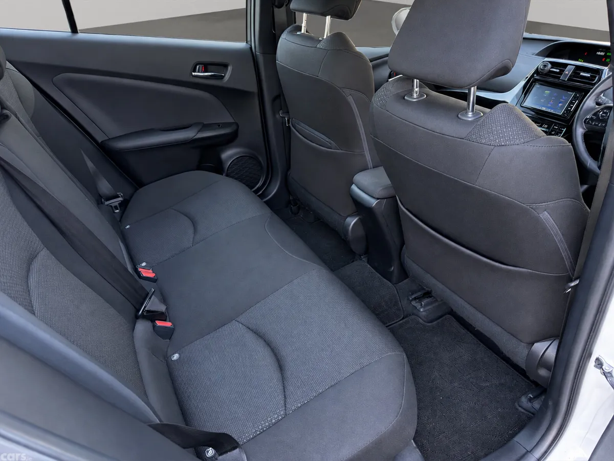 Toyota Prius Hatchback, Petrol Hybrid, 2019, White