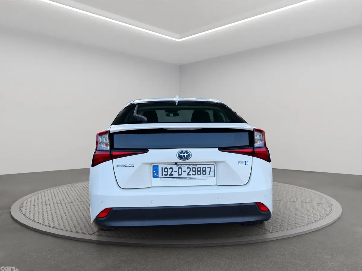 Toyota Prius Hatchback, Petrol Hybrid, 2019, White