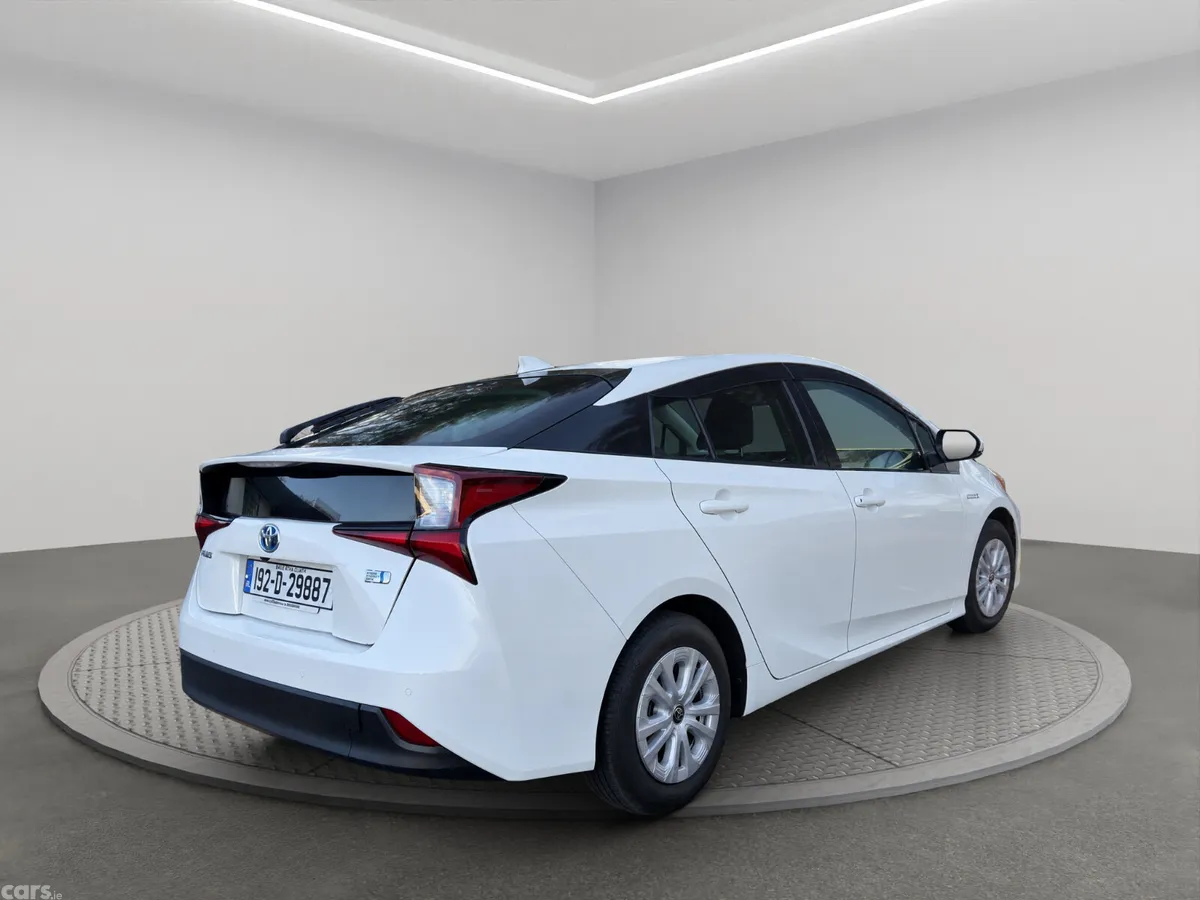 Toyota Prius Hatchback, Petrol Hybrid, 2019, White
