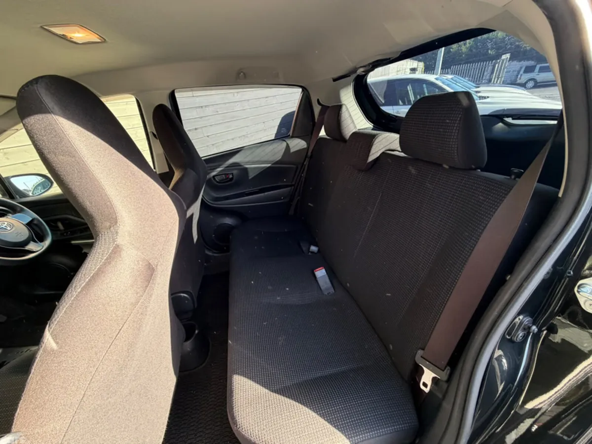 Toyota Yaris Hatchback, Petrol, 2017, Black