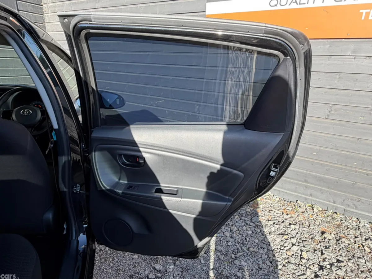 Toyota Yaris Hatchback, Petrol, 2017, Black