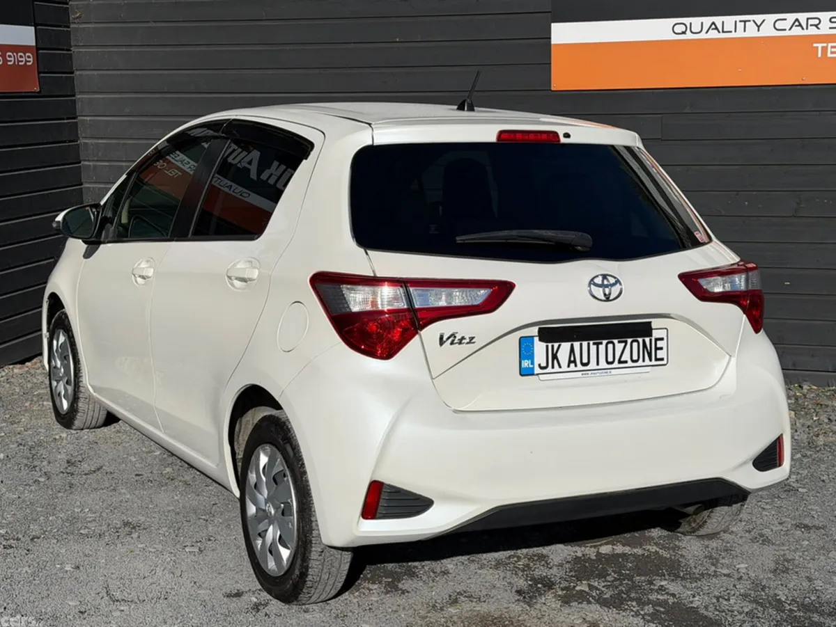 Toyota Yaris Hatchback, Petrol, 2017, White