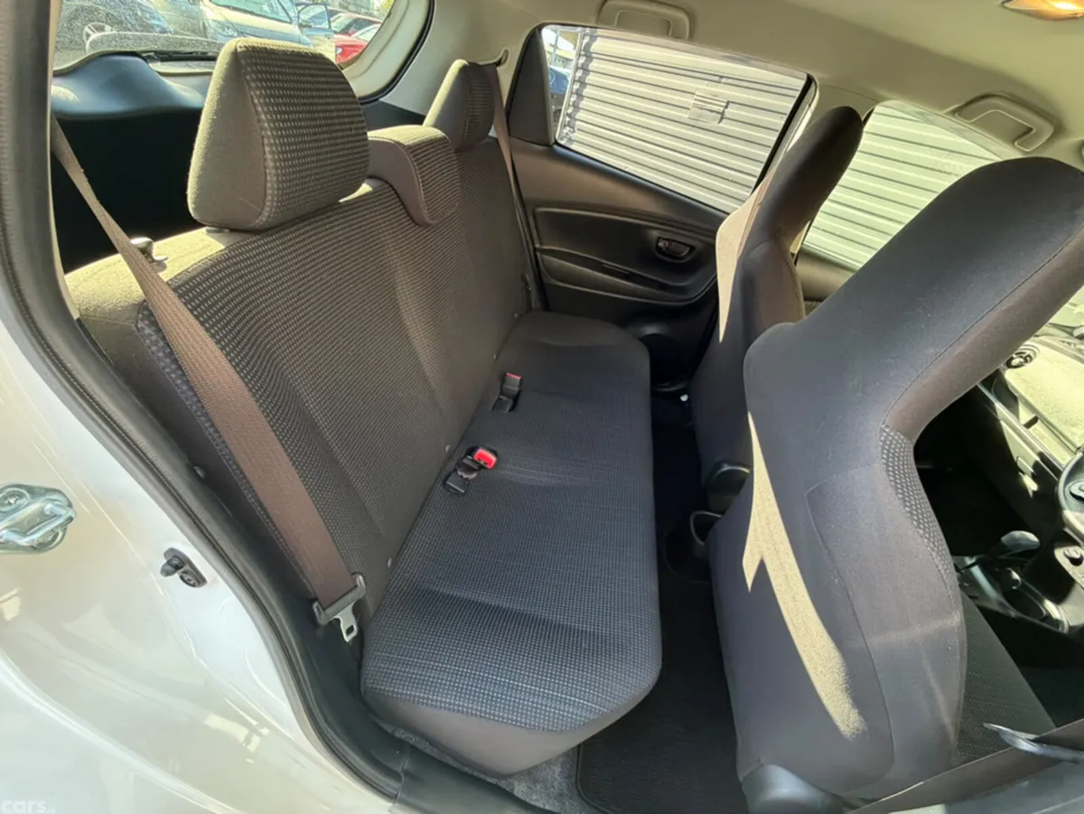 Toyota Yaris Hatchback, Petrol, 2017, White