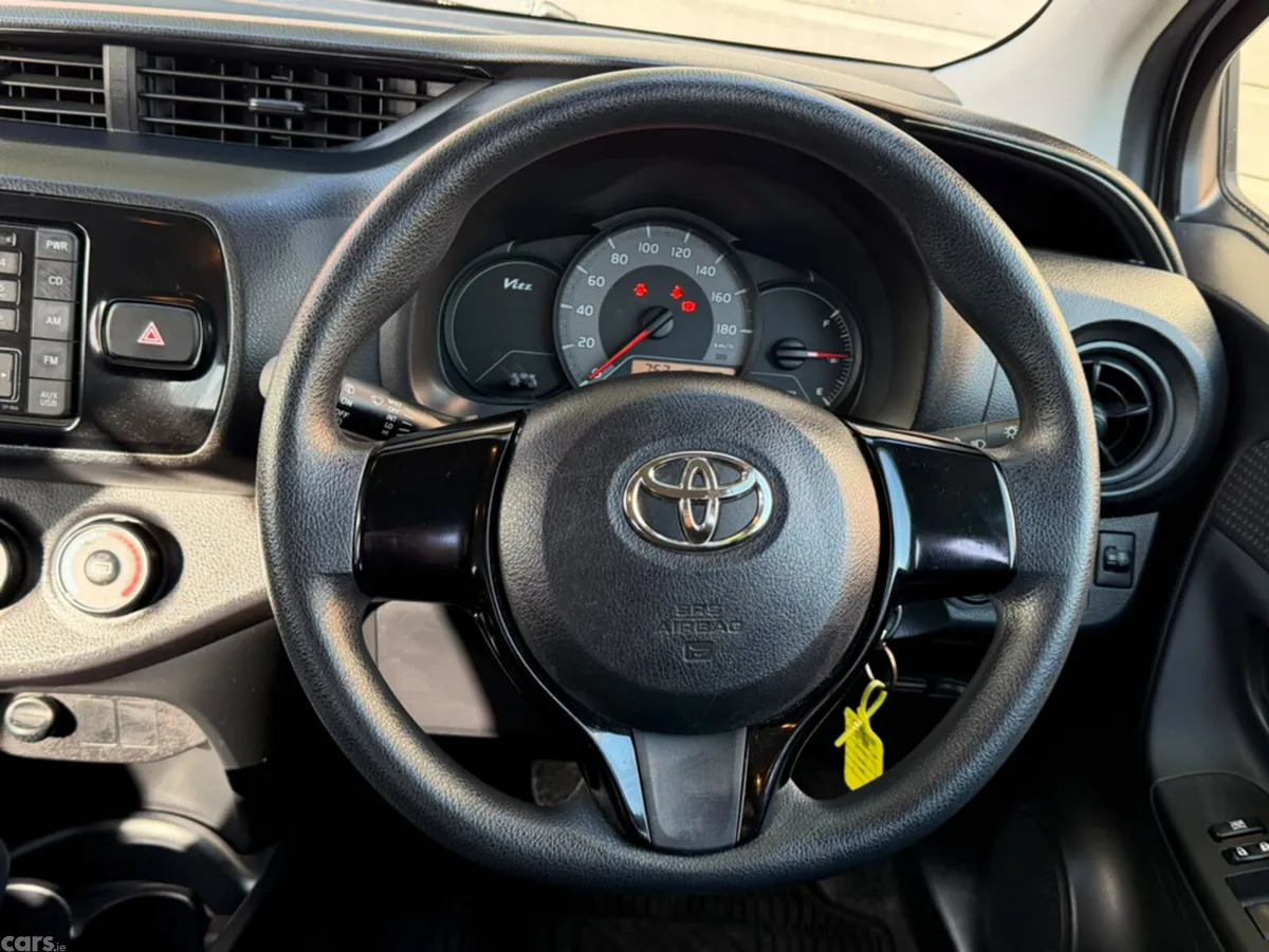 Toyota Yaris Hatchback, Petrol, 2017, White