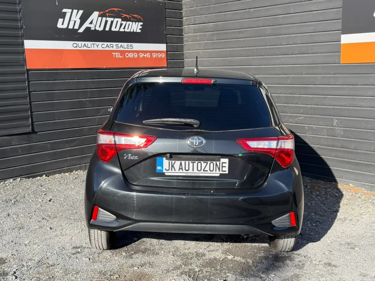 Toyota Yaris Hatchback, Petrol, 2017, Black