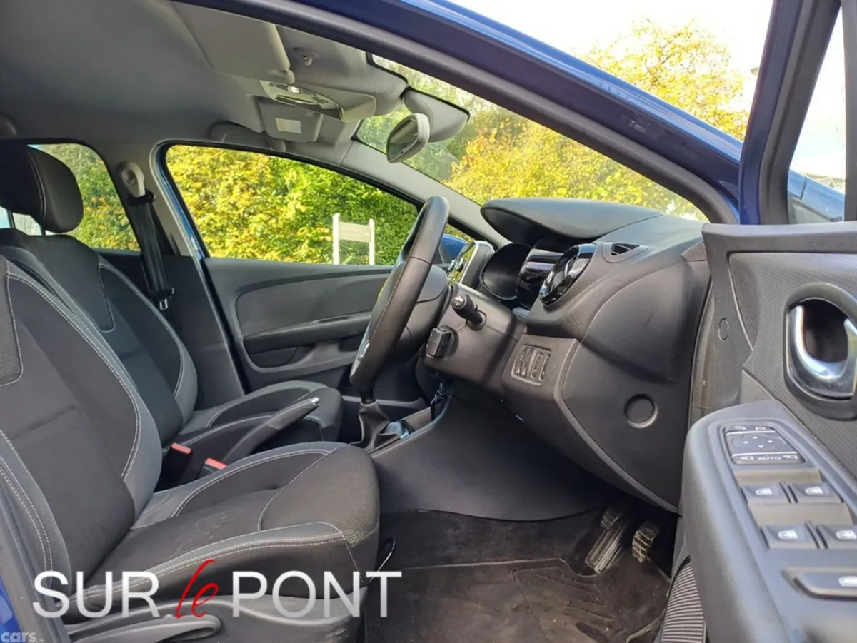 Renault Clio Hatchback, Petrol, 2018, Blue