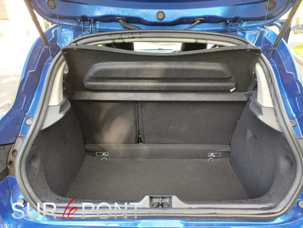 Renault Clio Hatchback, Petrol, 2018, Blue