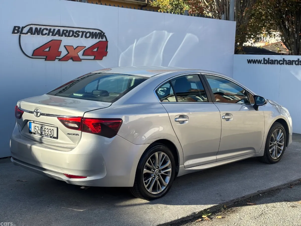 Toyota Avensis Saloon, Diesel, 2015, Silver