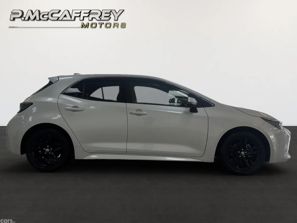 Toyota Corolla Hatchback, Petrol Hybrid, 2021, White