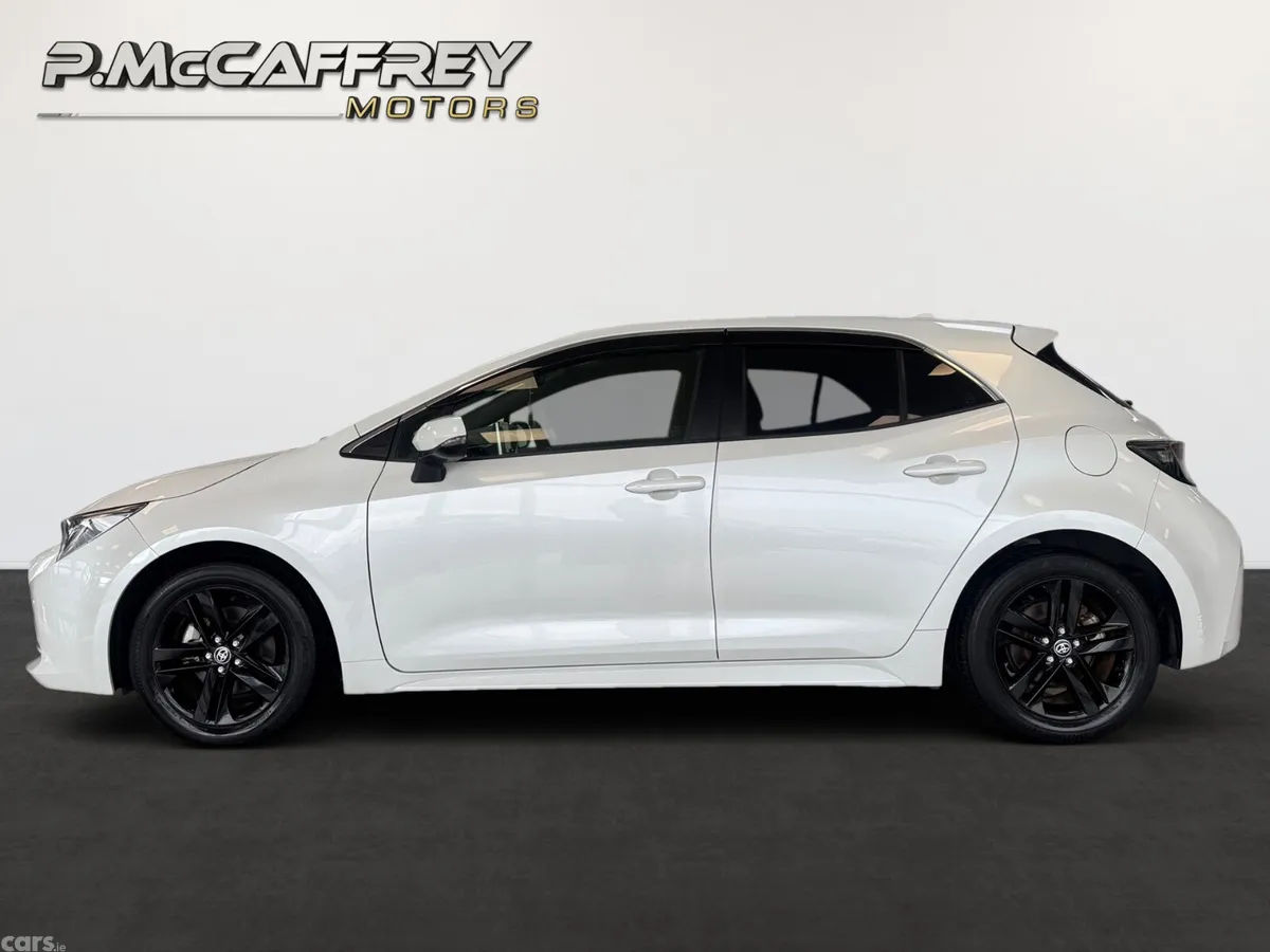 Toyota Corolla Hatchback, Petrol Hybrid, 2021, White
