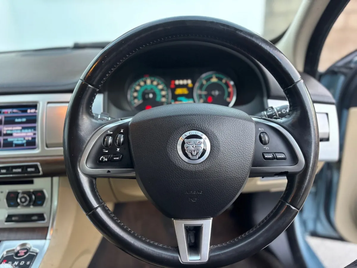 Jaguar XF Saloon, Diesel, 2012, Blue