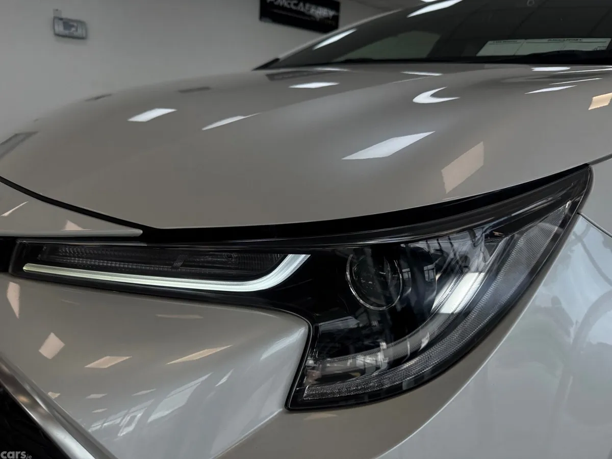 Toyota Corolla Hatchback, Petrol Hybrid, 2021, White