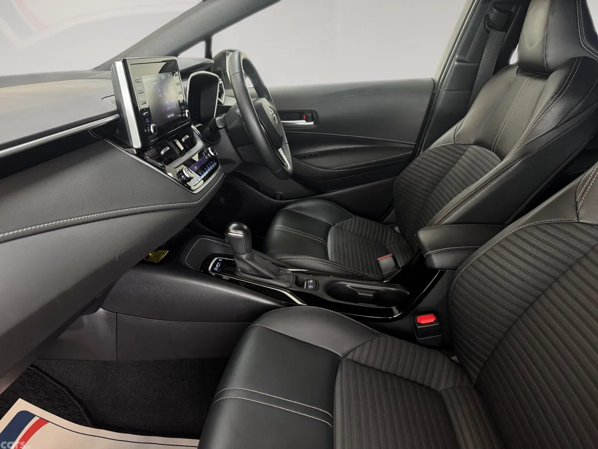 Toyota Corolla Hatchback, Petrol Hybrid, 2021, White