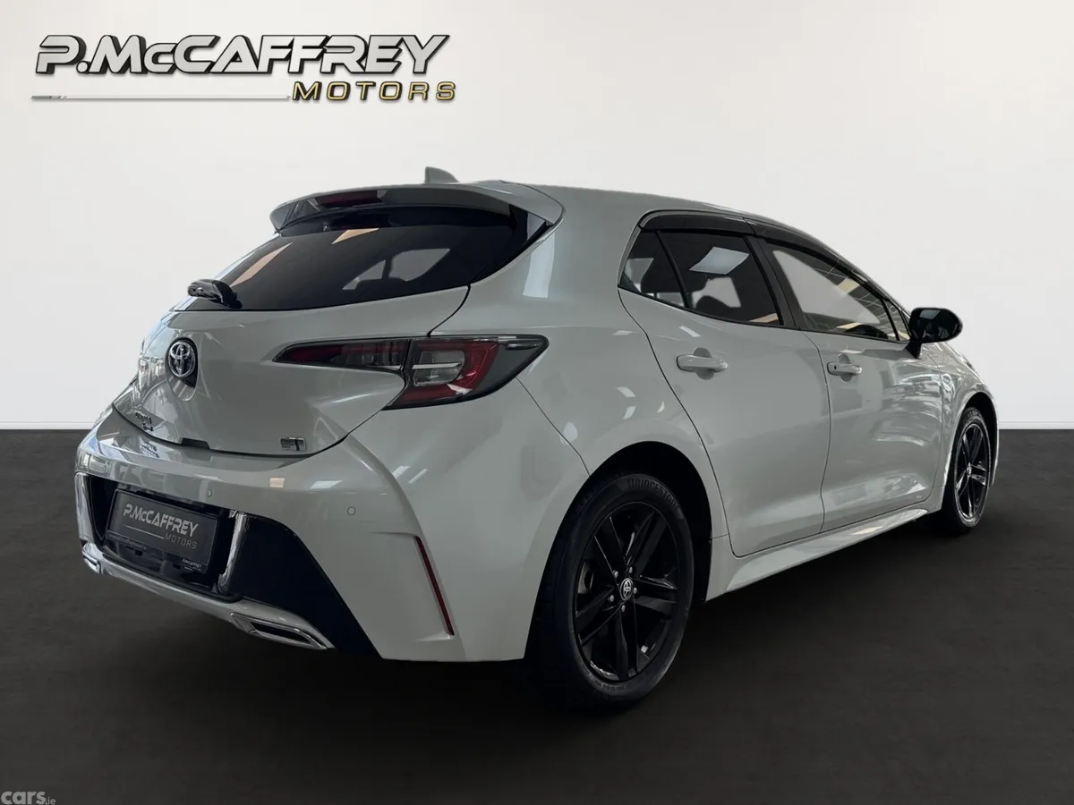 Toyota Corolla Hatchback, Petrol Hybrid, 2021, White