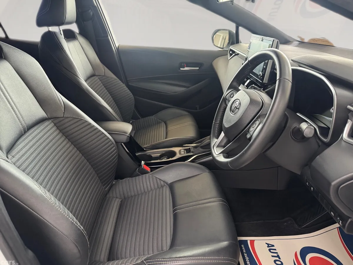 Toyota Corolla Hatchback, Petrol Hybrid, 2021, White