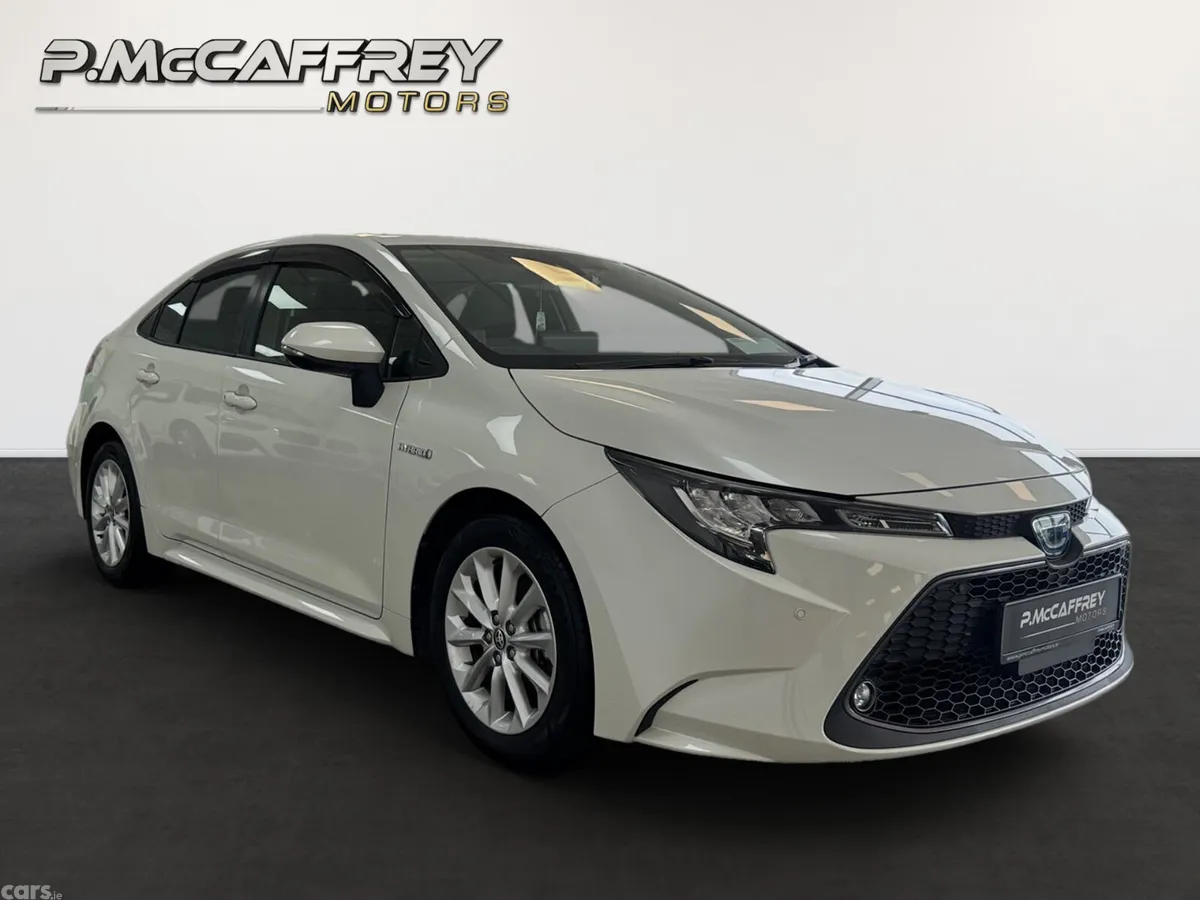 Toyota Corolla Saloon, Petrol Hybrid, 2019, White