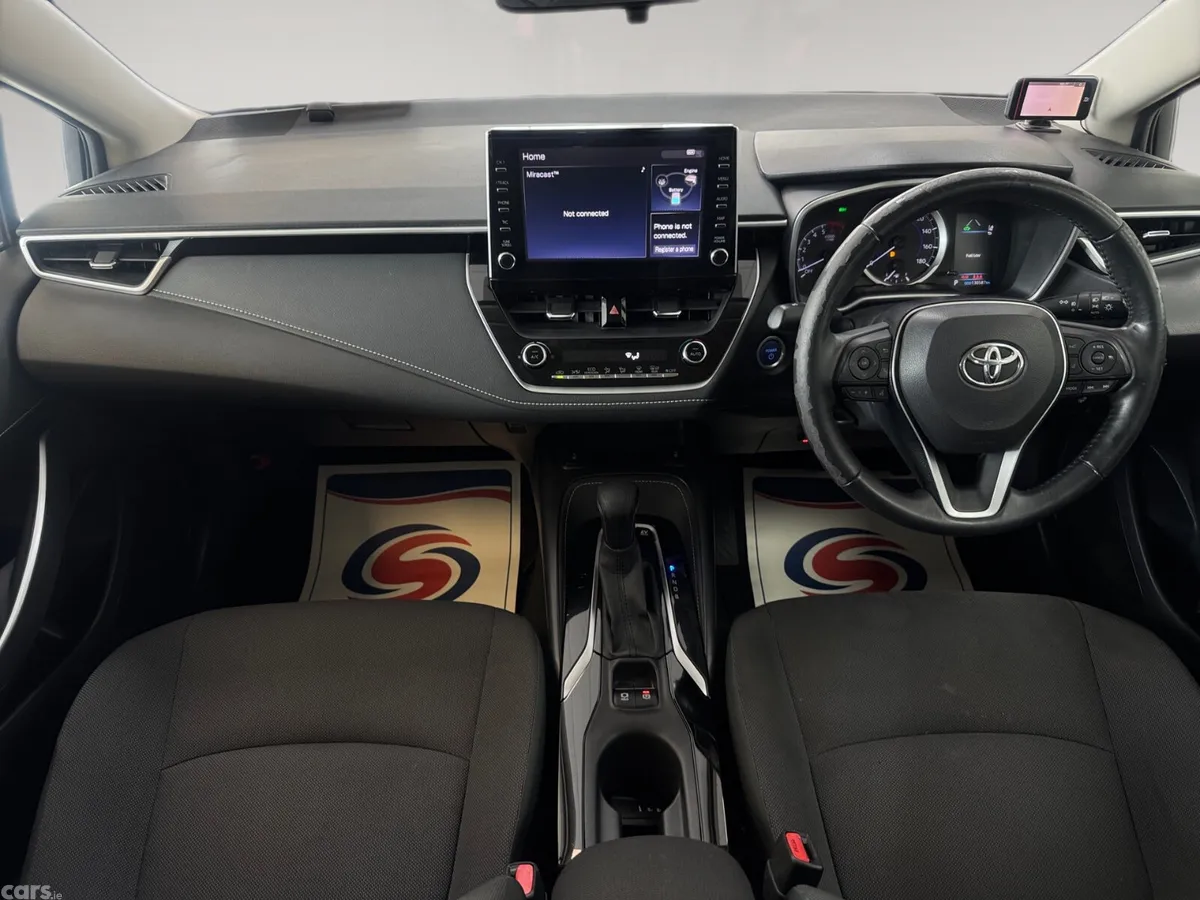 Toyota Corolla Saloon, Petrol Hybrid, 2019, White