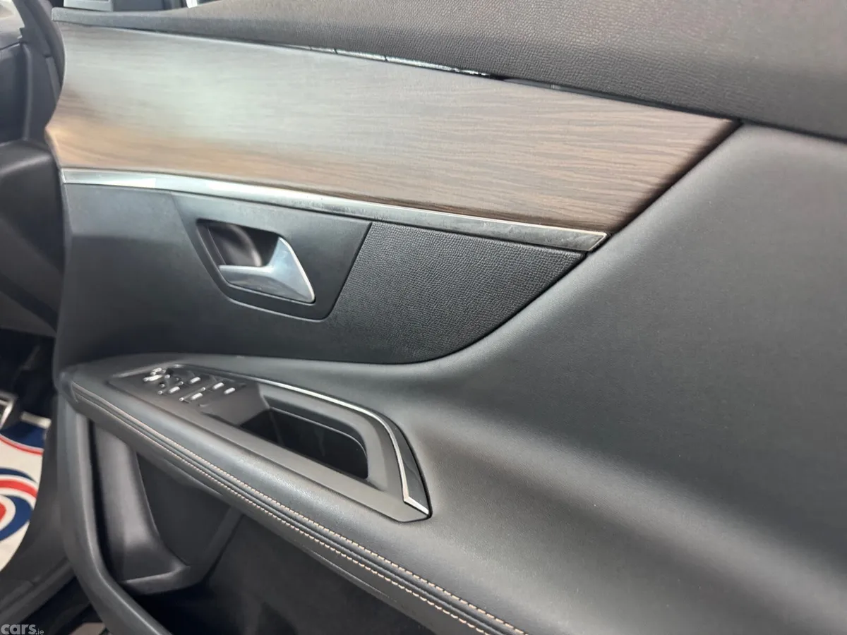 Peugeot 3008 SUV, Petrol Plug-in Hybrid, 2021, Black