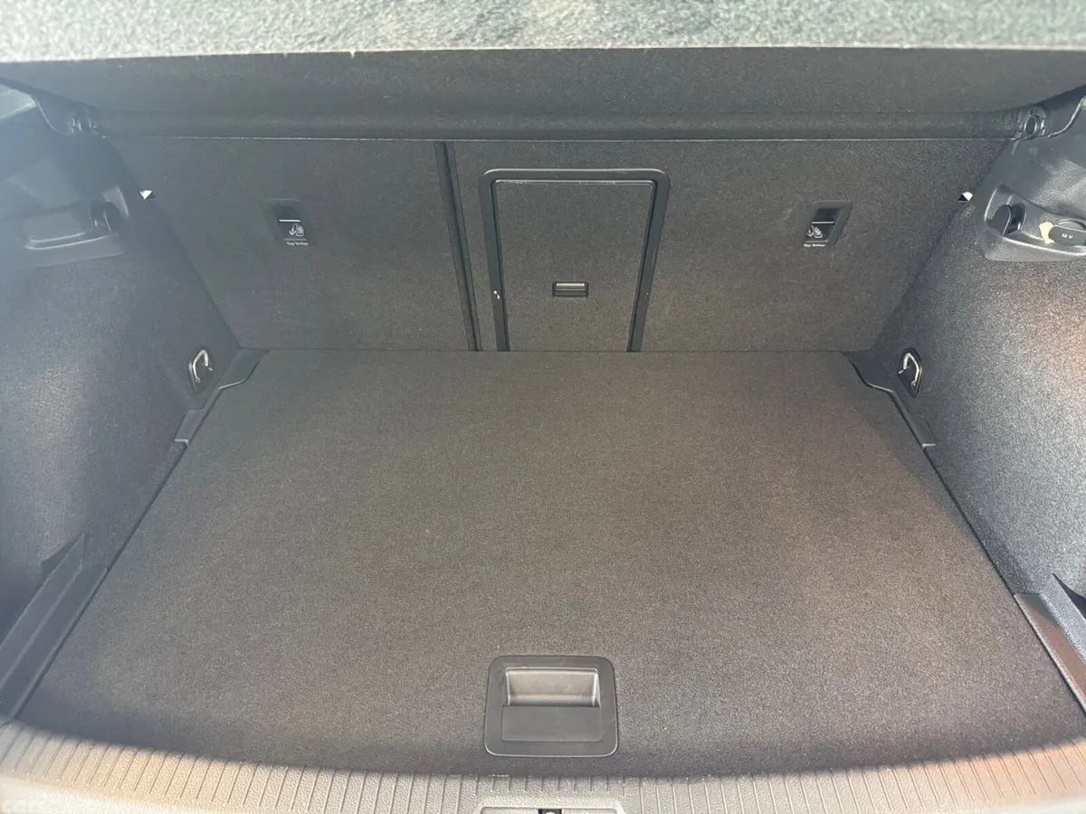 Volkswagen Golf Hatchback, Diesel, 2019, White
