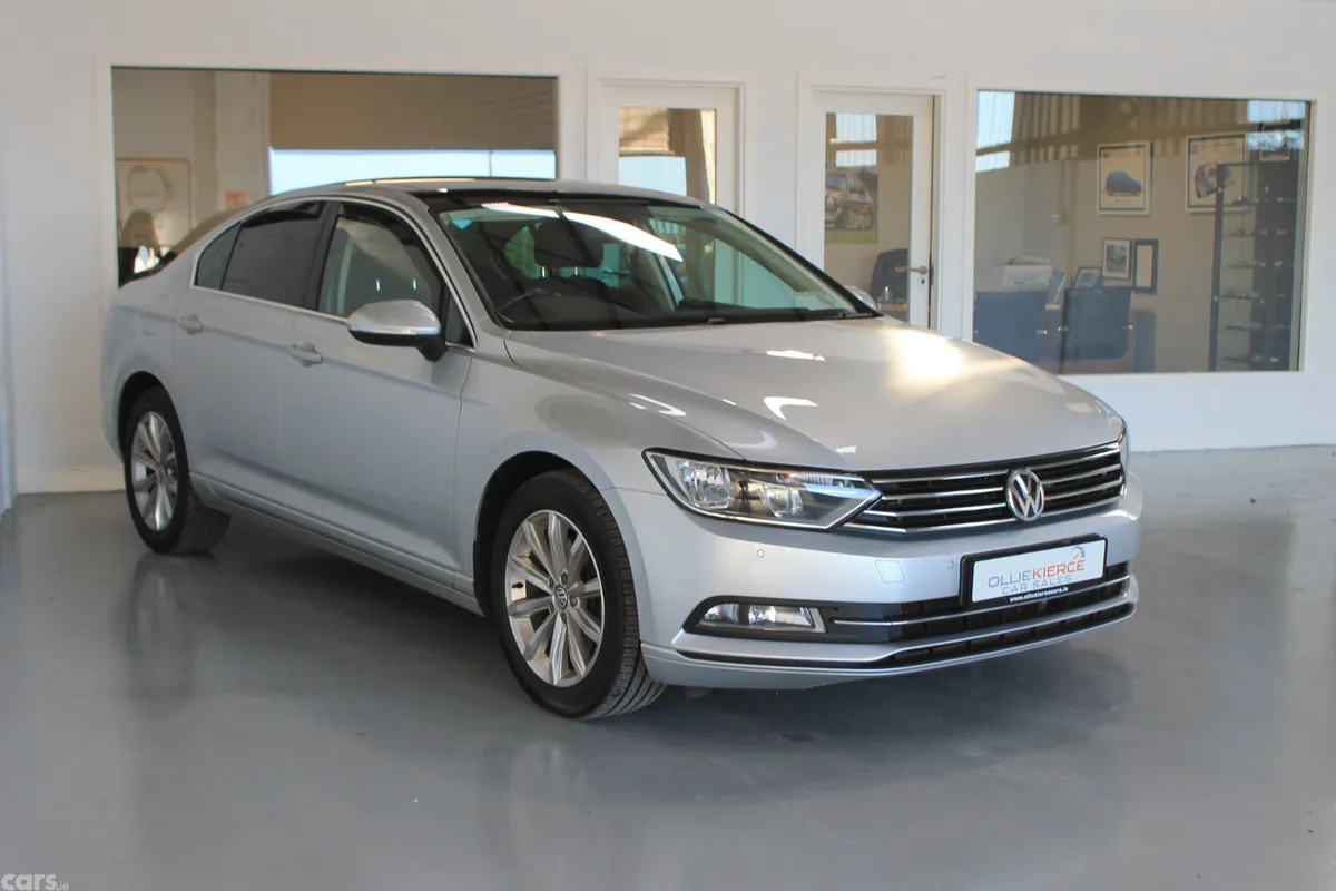 Volkswagen Passat Saloon, Diesel, 2019, Grey