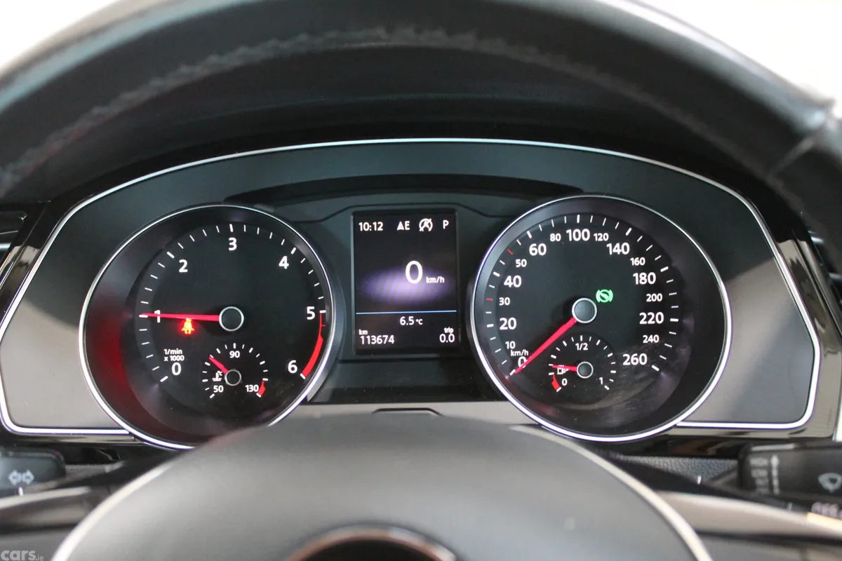 Volkswagen Passat Saloon, Diesel, 2019, Grey