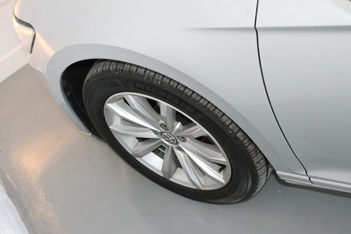 Volkswagen Passat Saloon, Diesel, 2019, Grey