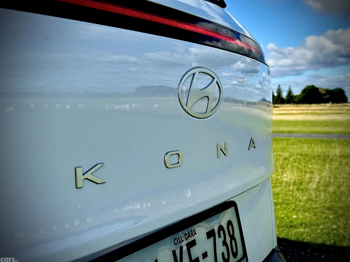 Hyundai KONA MPV, Petrol, 2024, White