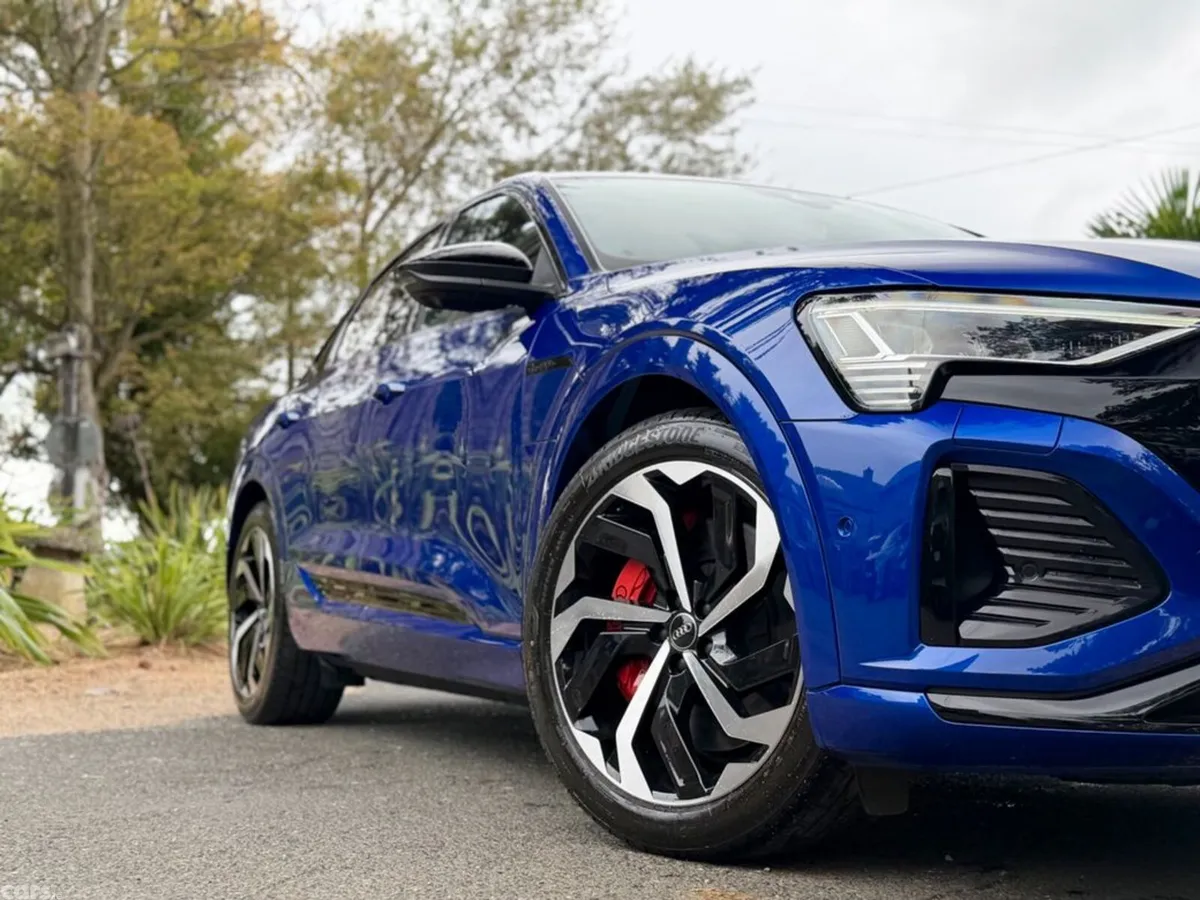 Audi Q8 e-tron SUV, Electric, 2023, Blue