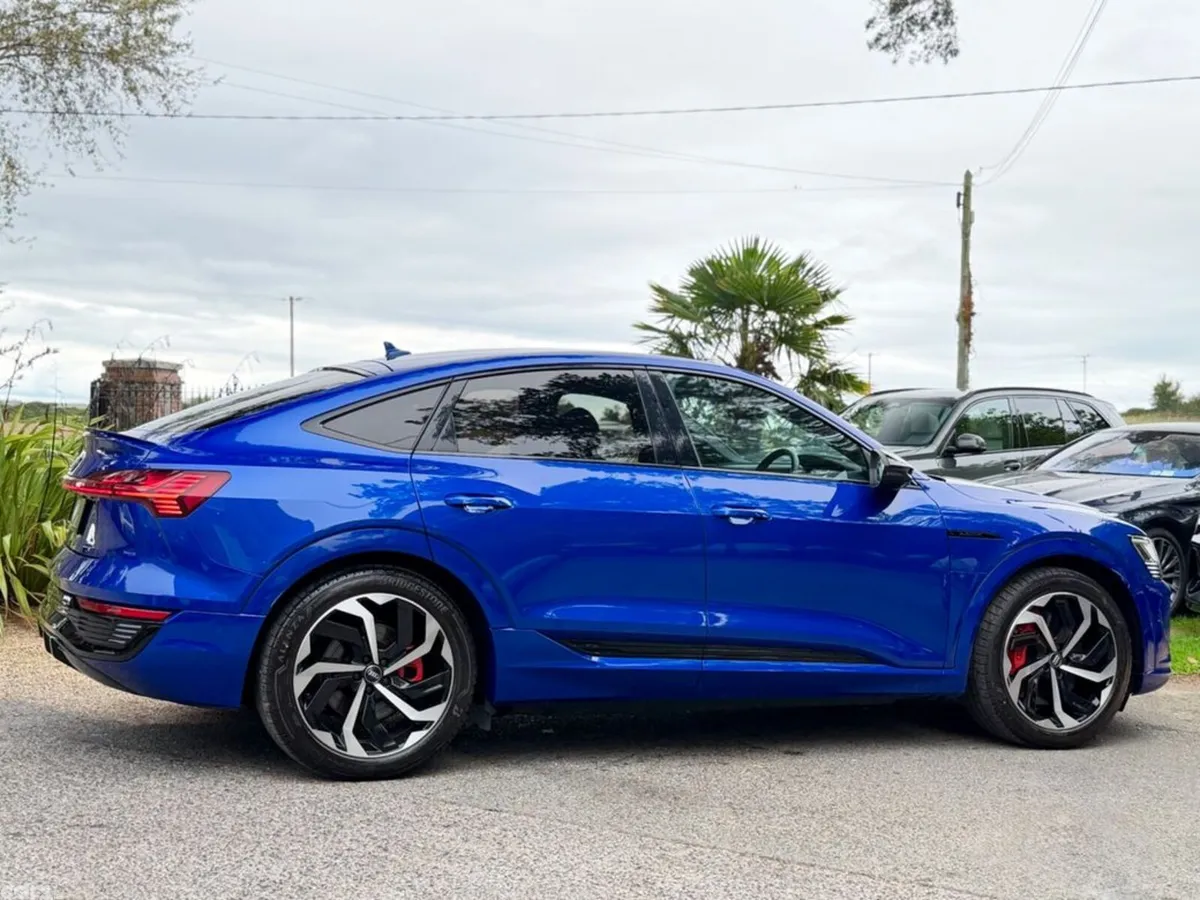 Audi Q8 e-tron SUV, Electric, 2023, Blue